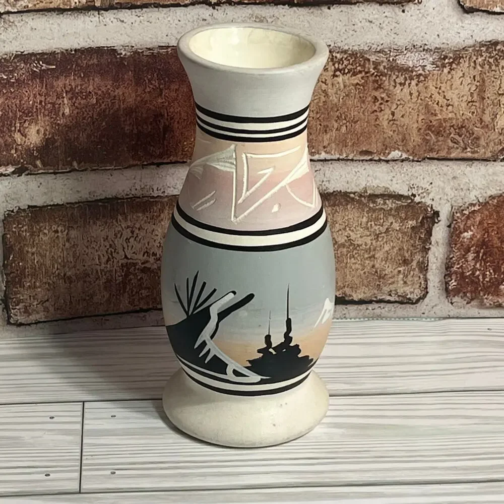 Vintage Handmade Handpainted And Engraved Navajo Vase Artist Signed By Jaycee
